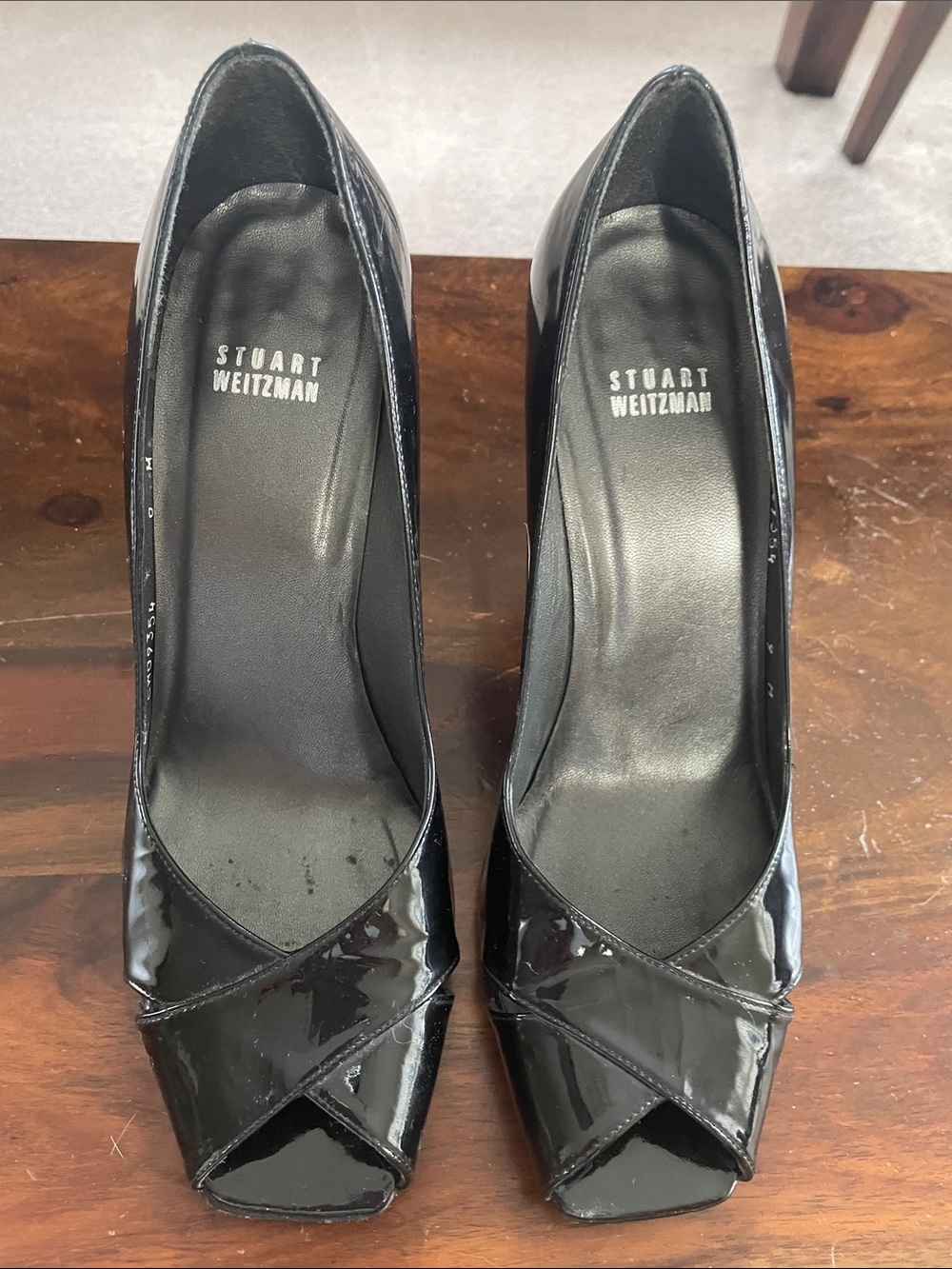 Stuart Weitzman peep toe pump size 9